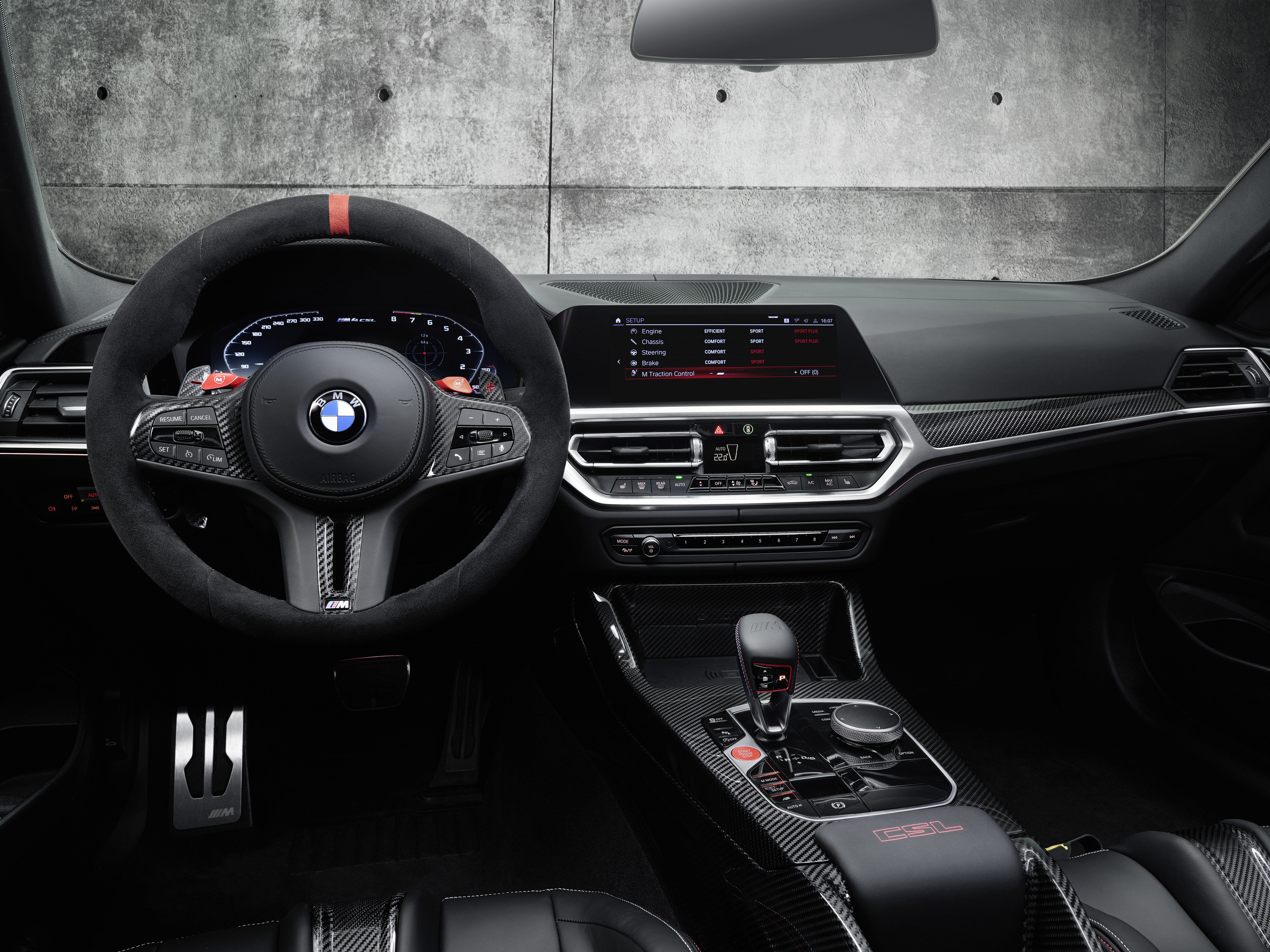 BMW M4 CSL | skladem | limitovaná edice 1000 aut | výročí 50. let BMW M | závodní sportovní coupé | ihned k předání | nákup online | AUTOiBUY.com